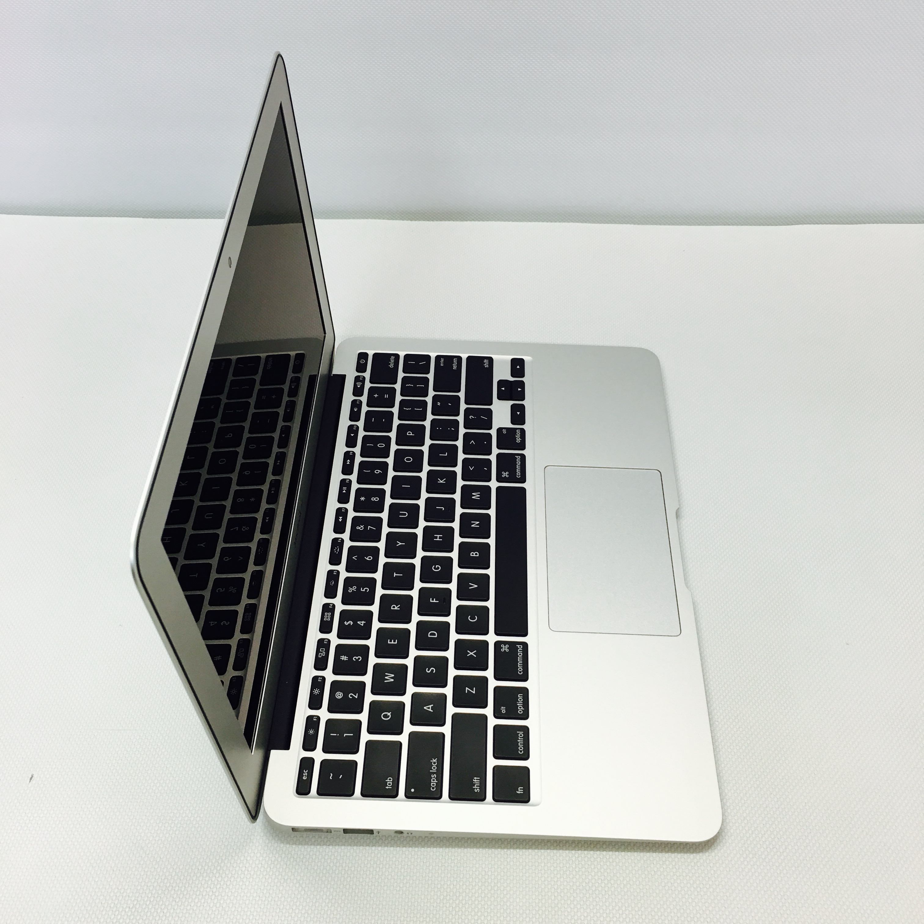 refurbished macbook 11 inch