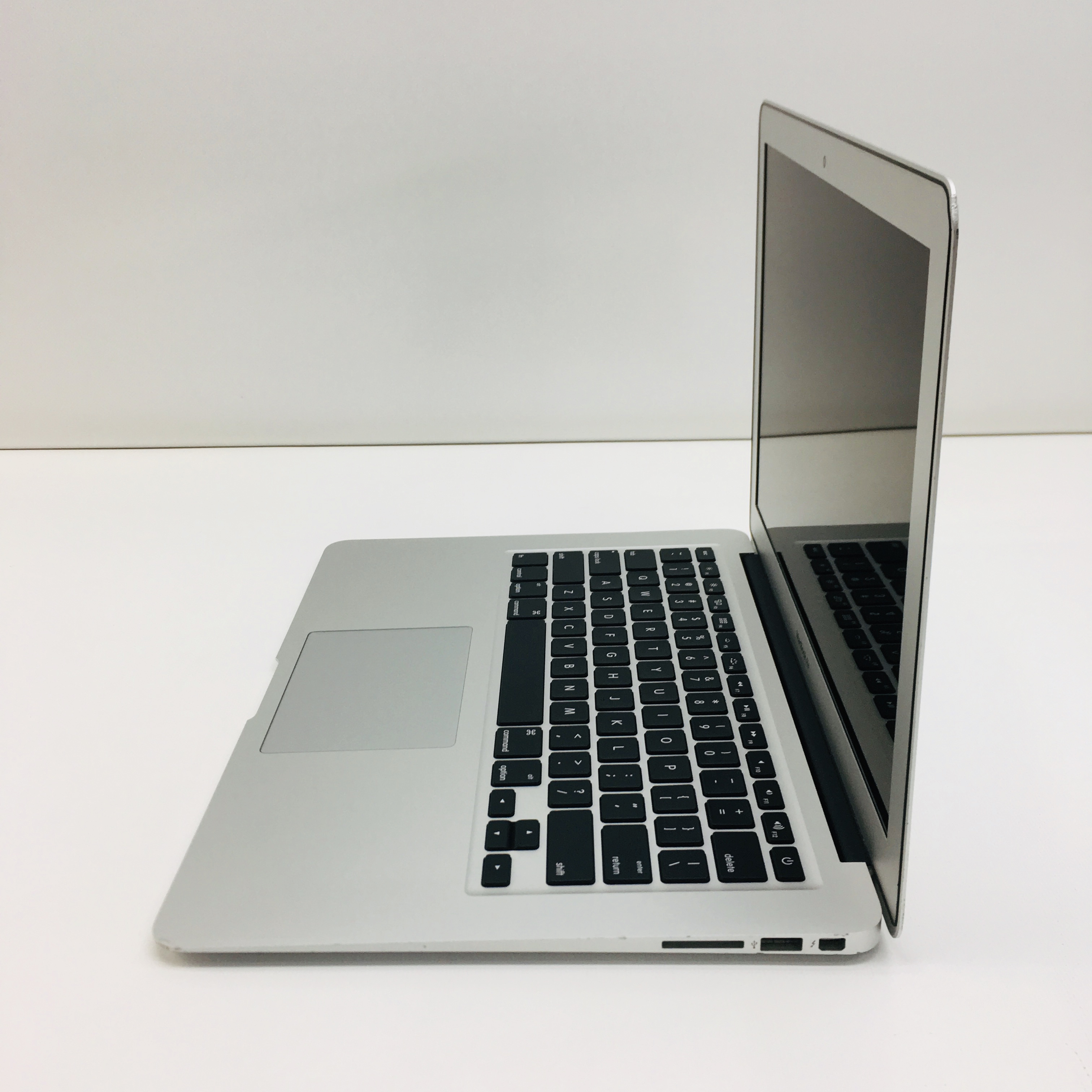 Fully Refurbished MacBook Air 13" Early 2015 - New Battery Intel Core
