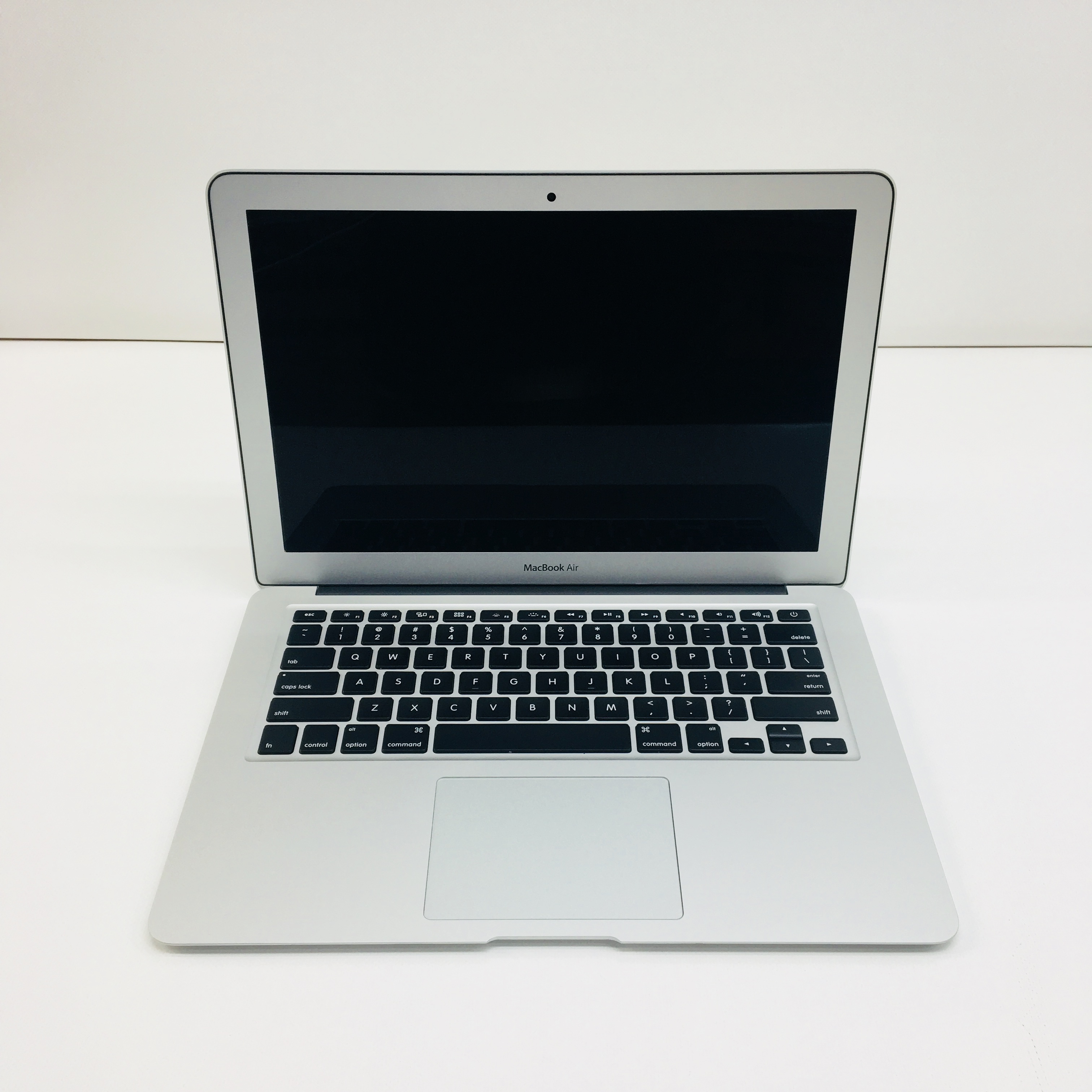 Fully Refurbished MacBook Air 13" Early 2015 INTEL CORE I5 1.6GHZ / 4GB