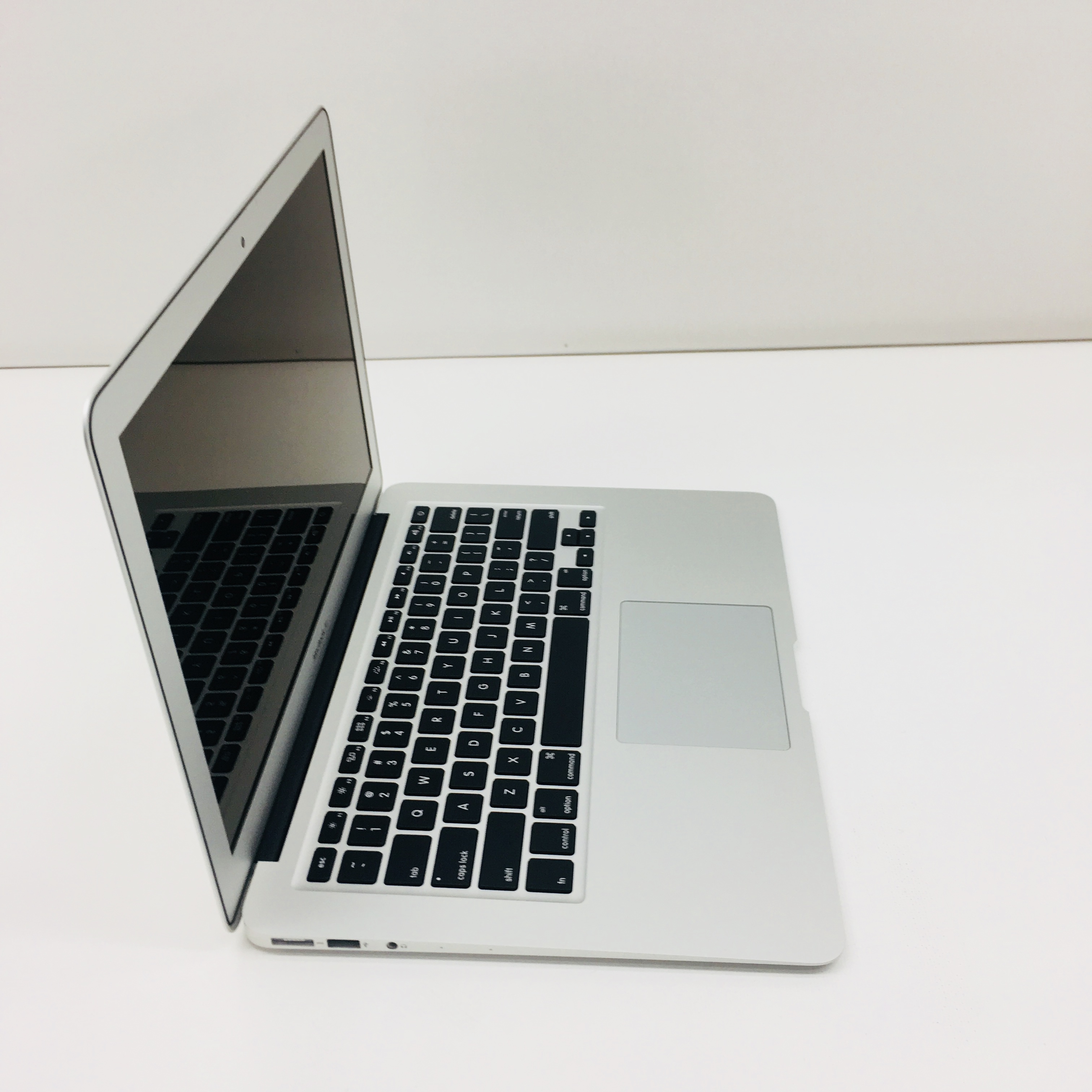 refurbished macbook 2018