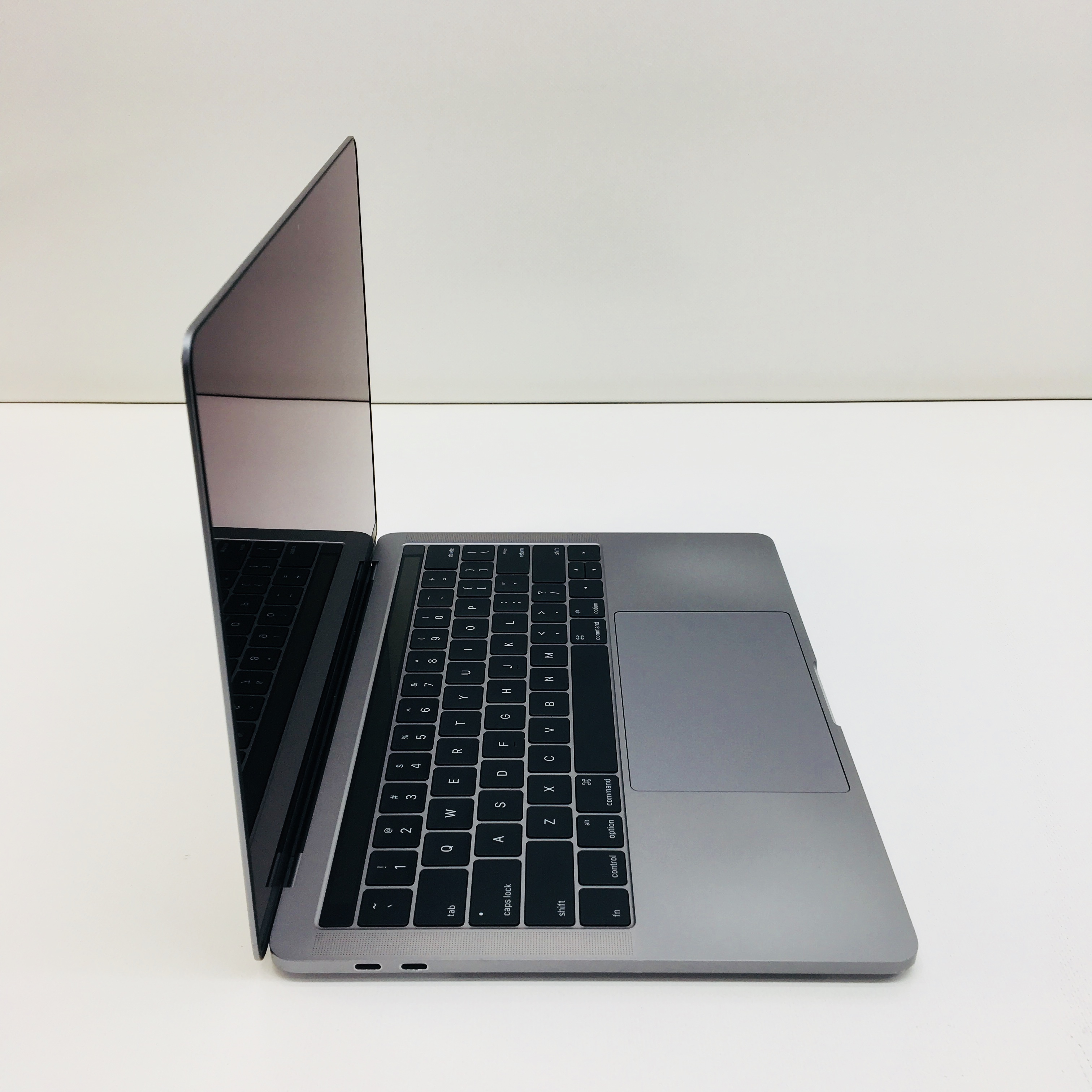 Fully Refurbished MacBook Pro 13" 2016 4 TBT3 - mResell.com.au