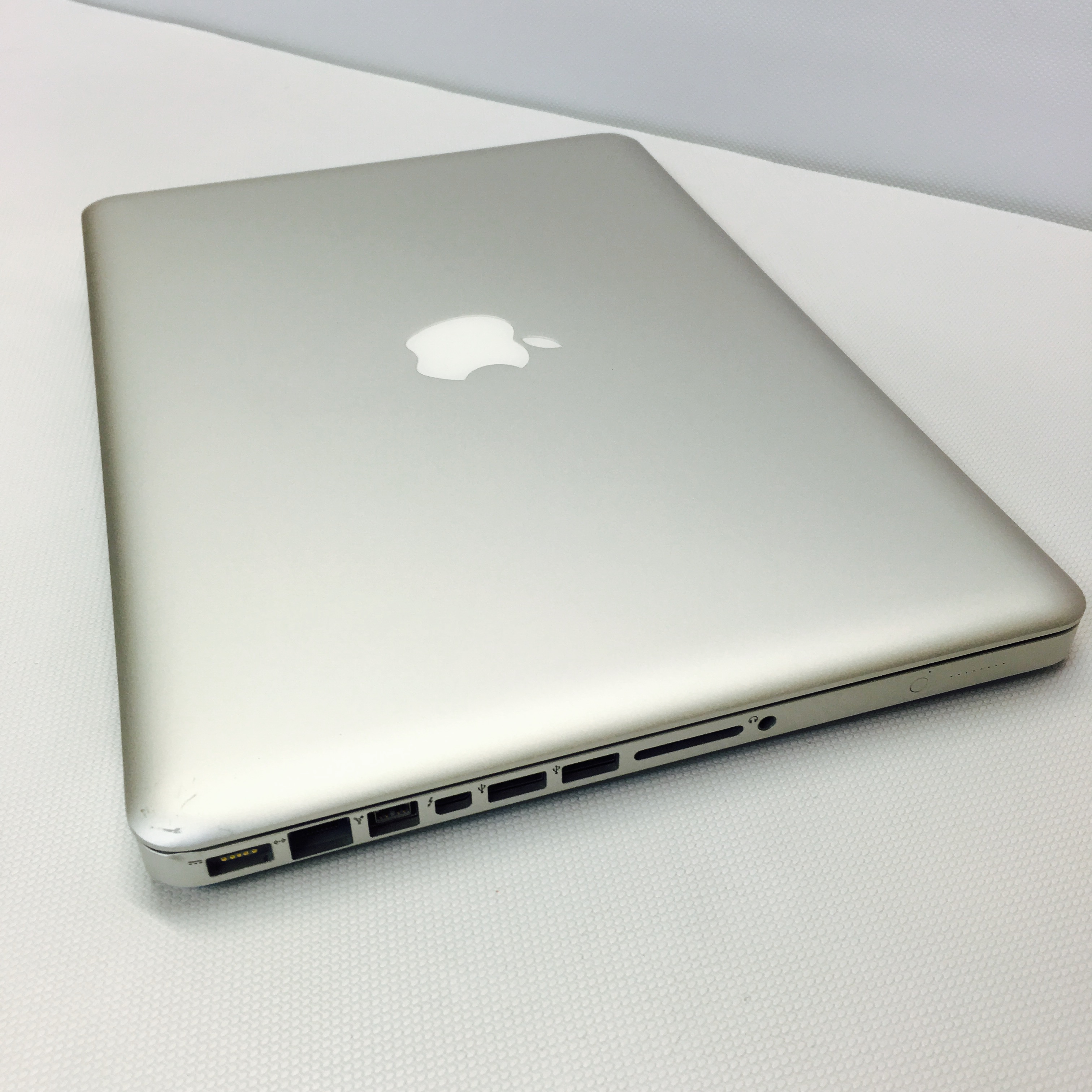 refurbished macbook 16gb