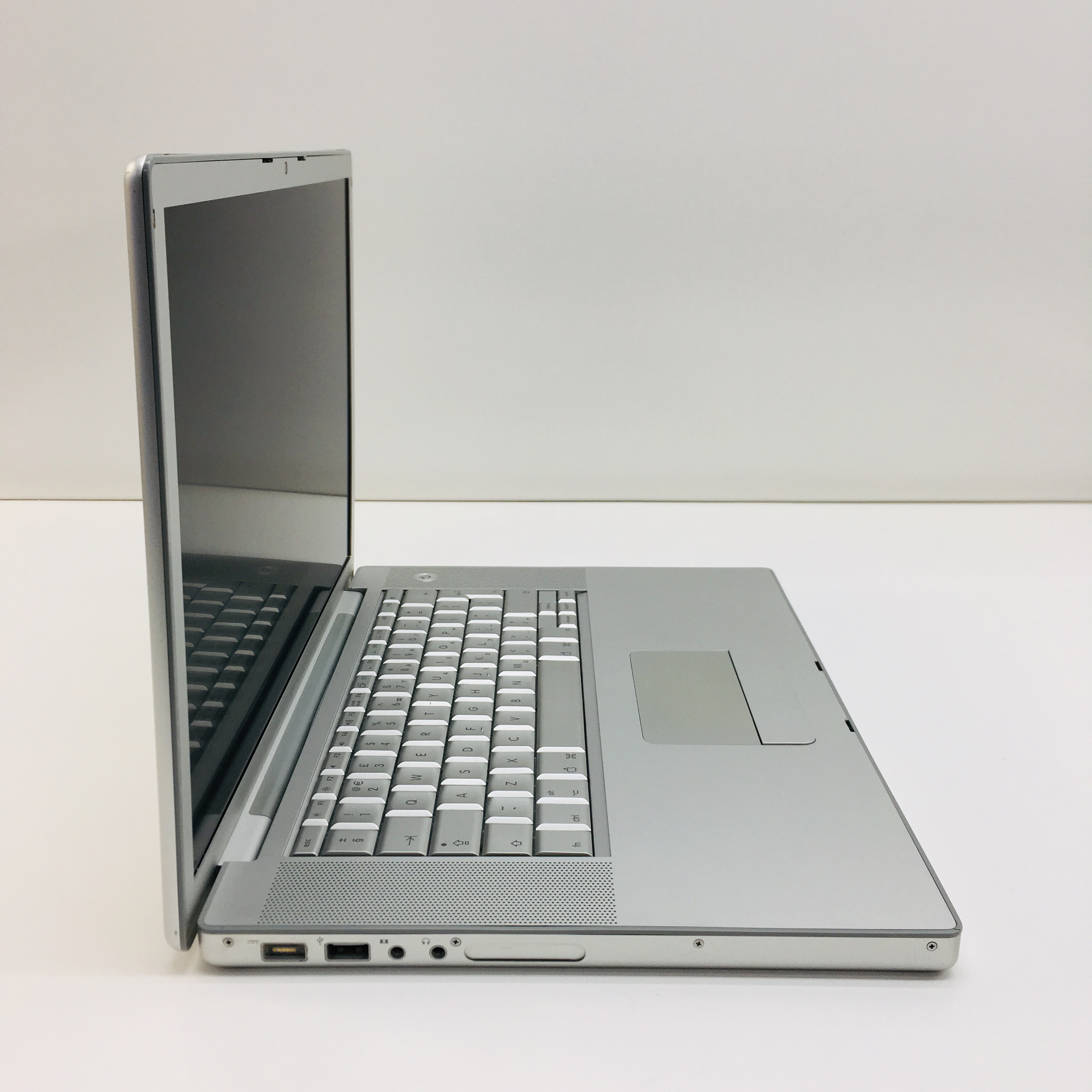 apple macbook pro core 2 duo 2.4 15