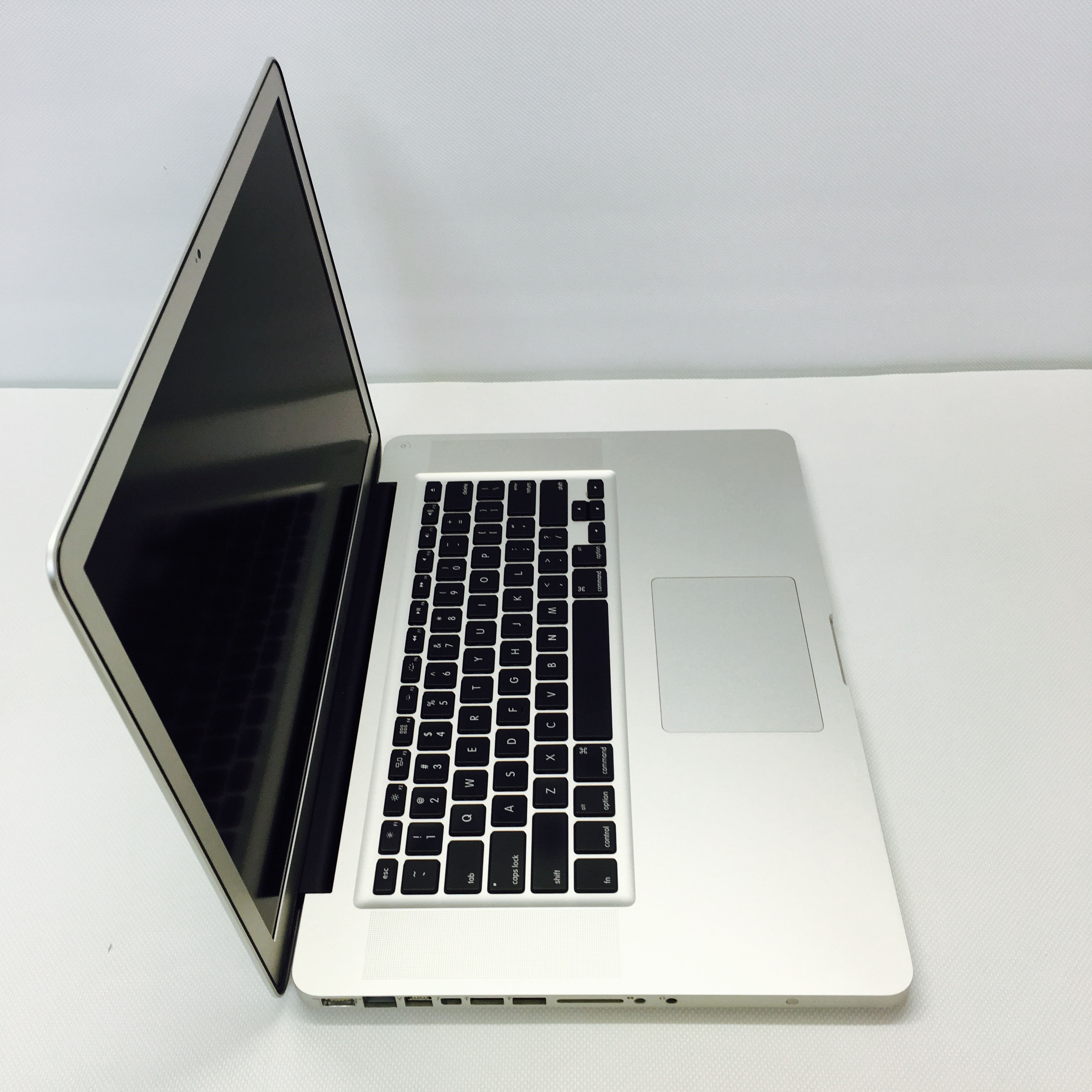 apple macbook pro 2011 i7 8gb 750gb 13 inch