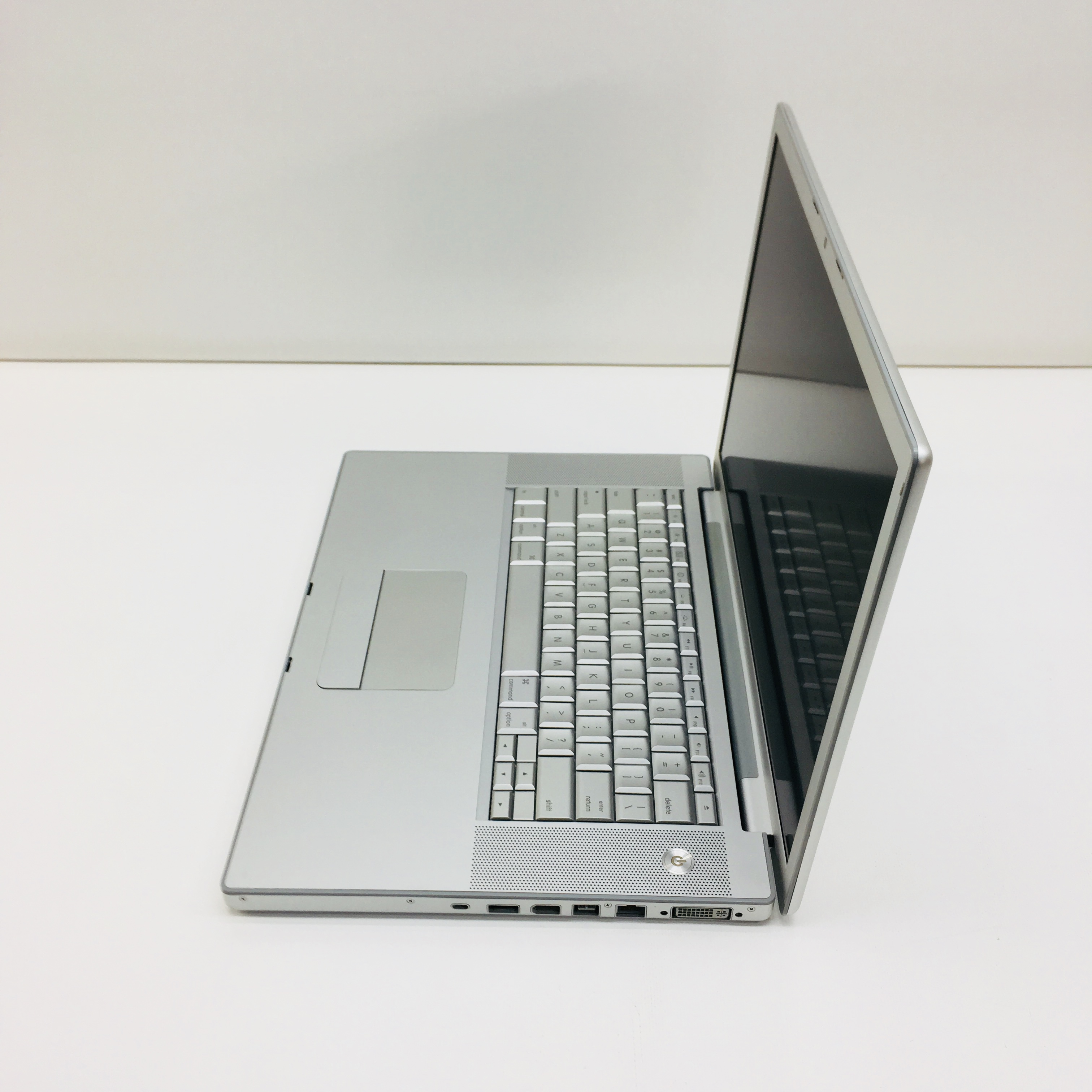 macbook intel core 2 duo 2.4 ghz