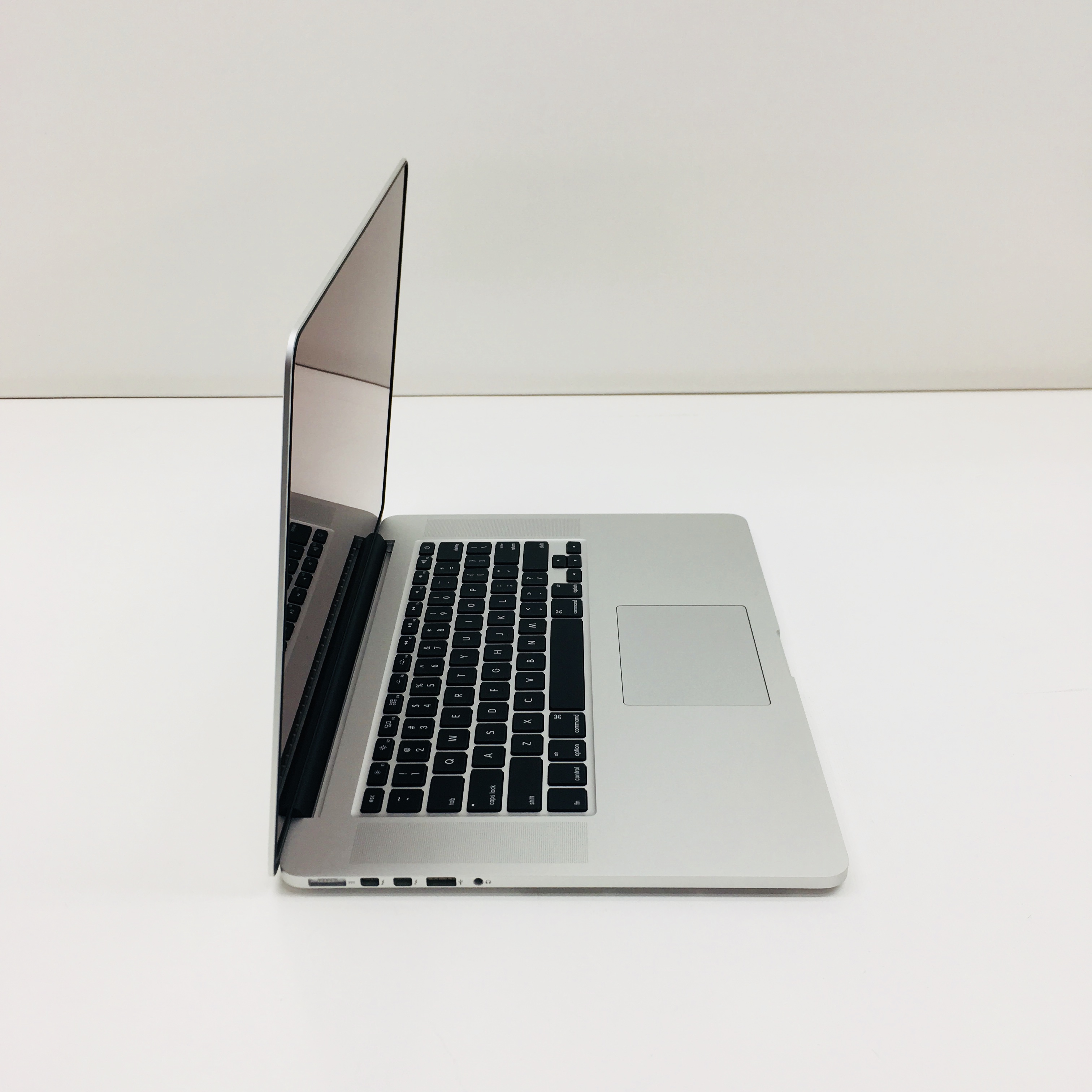 refurbished macbook pro i7